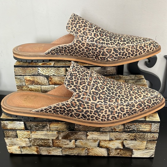 NWT MOS MOSH Doha Animal Print Suede Flat - Size 38 - Picture 11 of 14